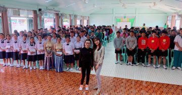 นิราวิลล์มอบทุนการศึกษา ให้โรงเรียนจันจว้าวิทยาคม จำนวน 100,000 บาท