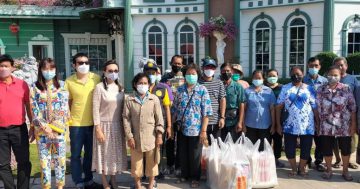 นิราวิลล์ บริจาคถุงยังชีพ แก่ชาวบ้านสมุทรสาคร คนแก่และผู้พิการติดเตียง หมู่ 1 และ หมู่ 6 บ้านเกาะ