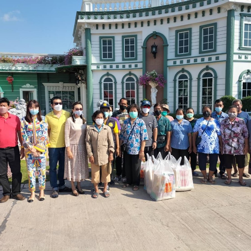 นิราวิลล์ บริจาคถุงยังชีพ แก่ชาวบ้านสมุทรสาคร คนแก่และผู้พิการติดเตียง หมู่ 1 และ หมู่ 6 บ้านเกาะ